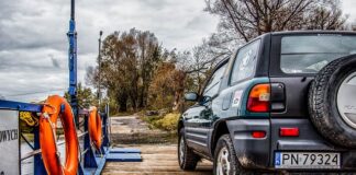 Czy można przewozić parasol plażowy w bagażu podręcznym?