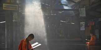 Jak mierzyć okna pod moskitiery?